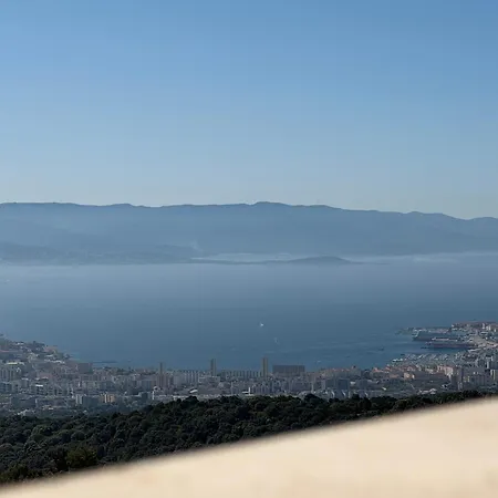 Petit Coin De Paradis - Pensión Alata