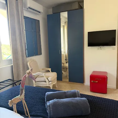 Pensión Petit Coin De Paradis - 3*