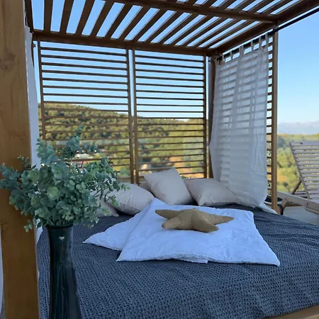 Petit Coin De Paradis - 3* Alata